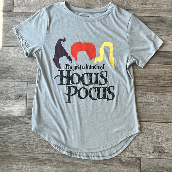 Disney Tops - Disney Hocus Pocus Graphic Halloween Tee Shirt